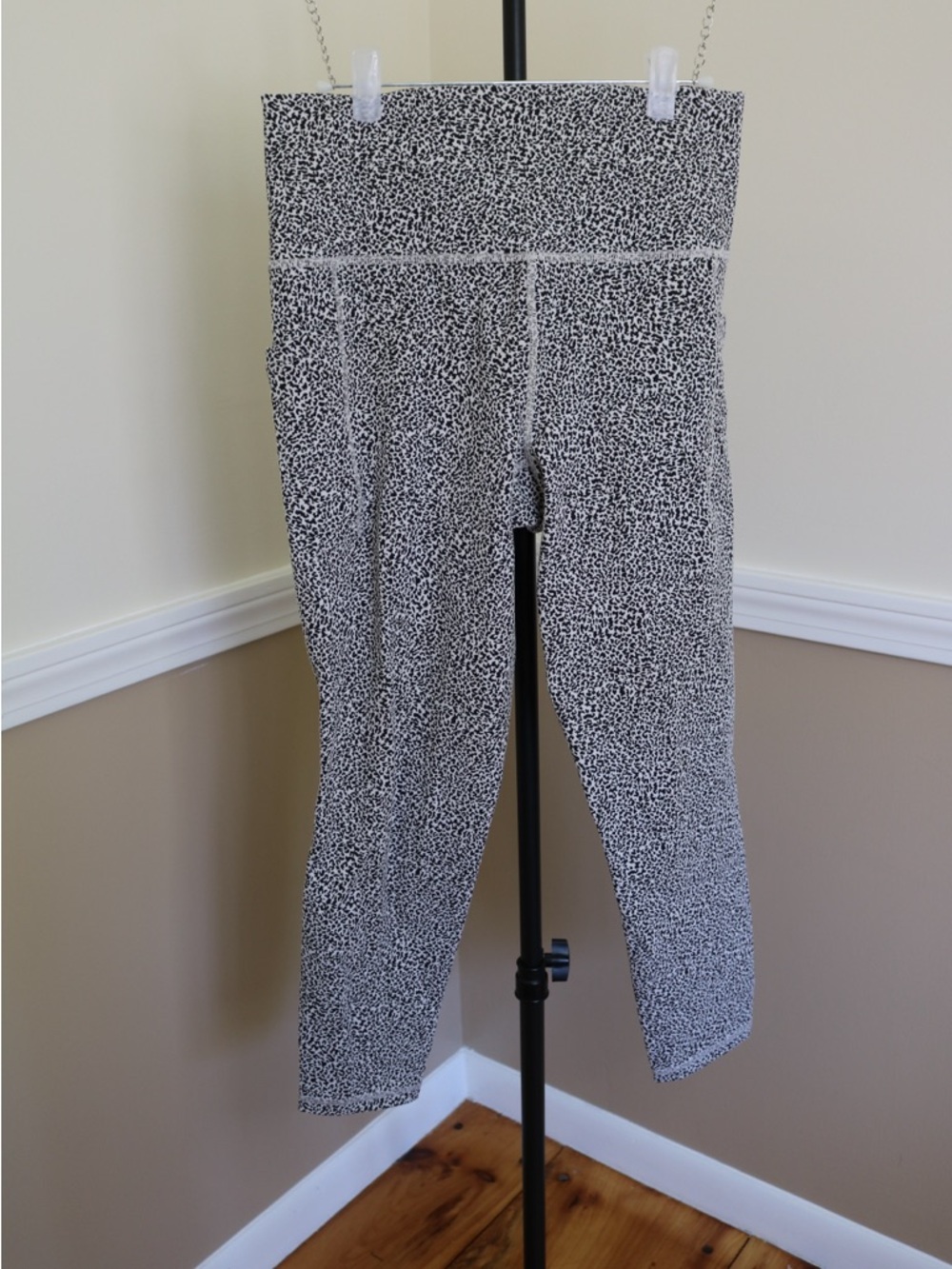 Athleta Black & White Speckled Performance Leggings